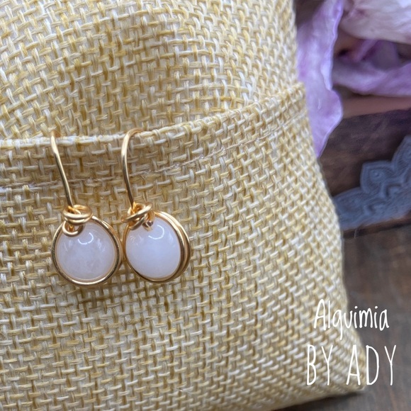 White Jade drops dangle earrings in gold/charms of light white jade - Picture 1 of 8